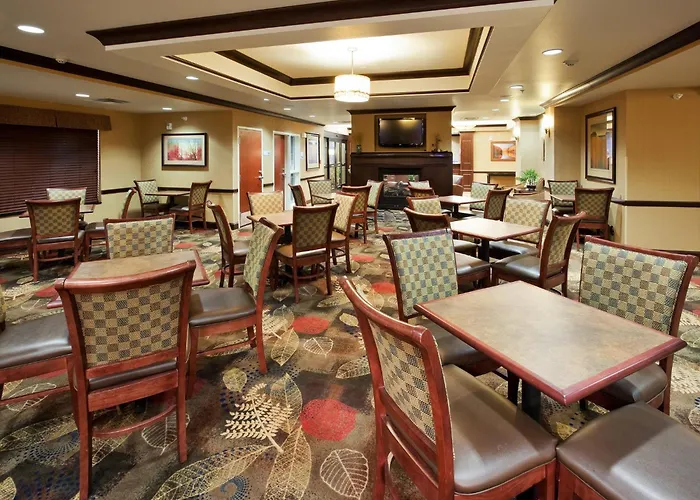 Holiday Inn Express And Suites Great Falls By Ihg